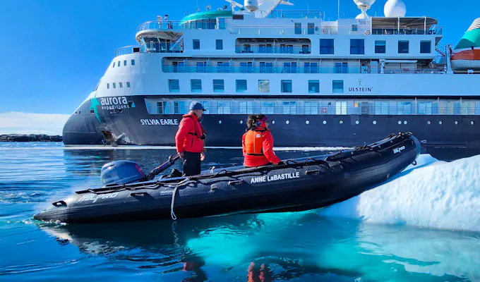 Antarctic Peninsula Explorer