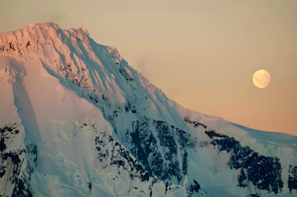 MOUNTAINMOON