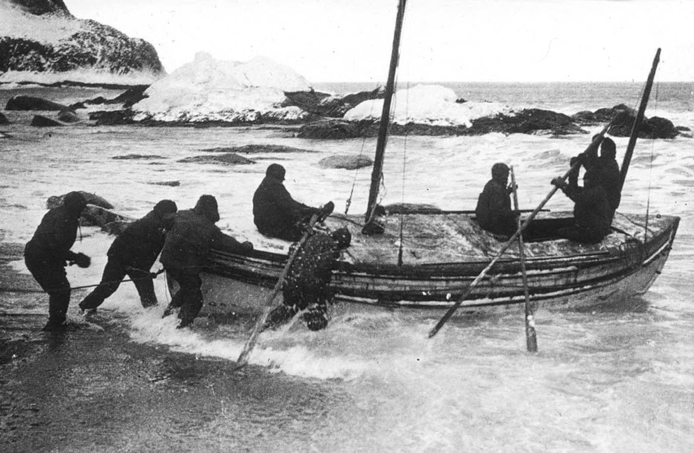 1916-04 James Caird launched